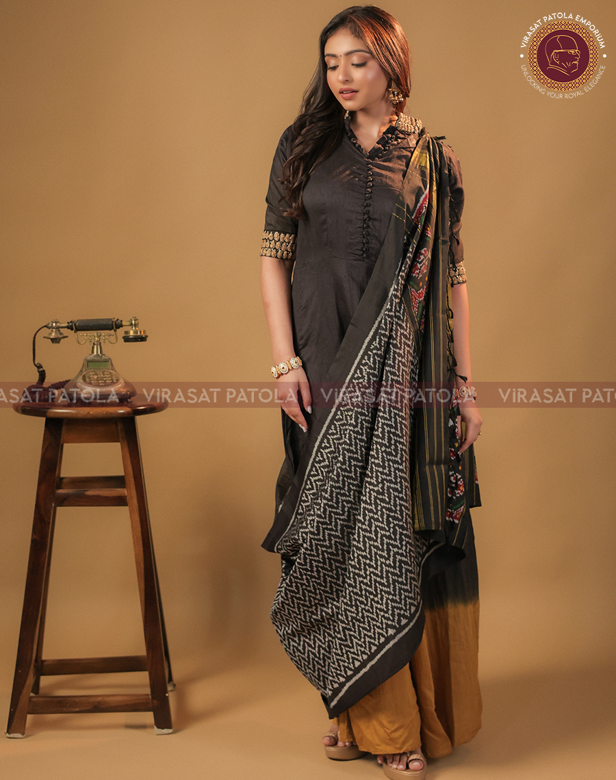 Black Laheriya Patola Dupatta